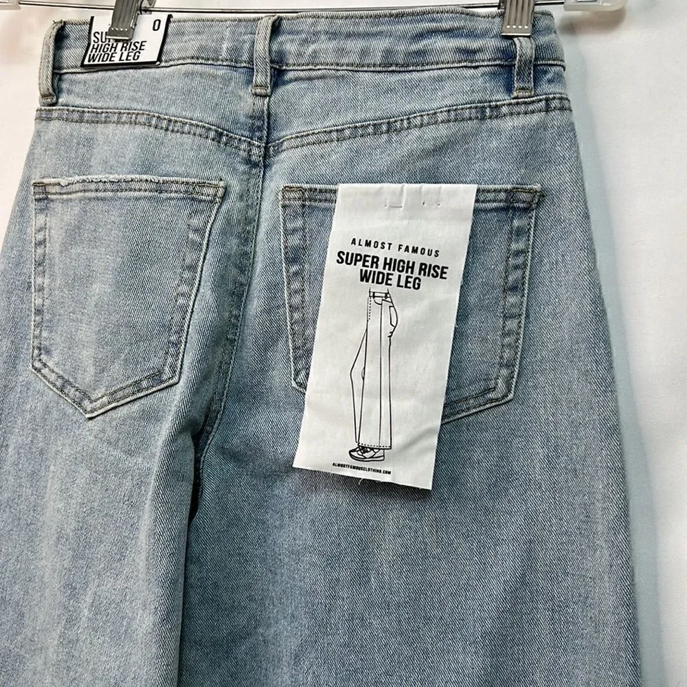 Almost Famous Super High rise wide leg light wash jeans size 0 NWT - Picture 9 of 13